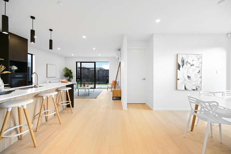 17 Auburn Green Peacocke_6