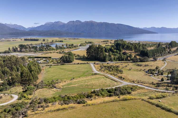 16 Point Burn Lane Te Anau_21