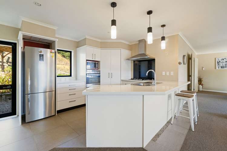 84 Highbrook Way Whatawhata_4