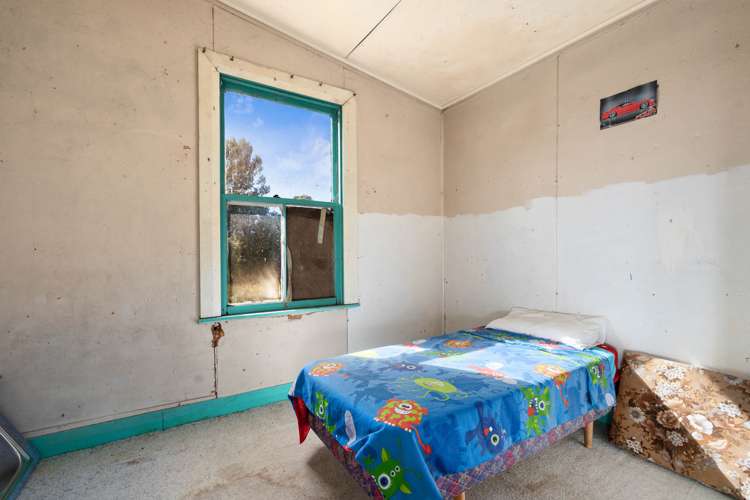 27 Tongaporutu Road Ohura_12