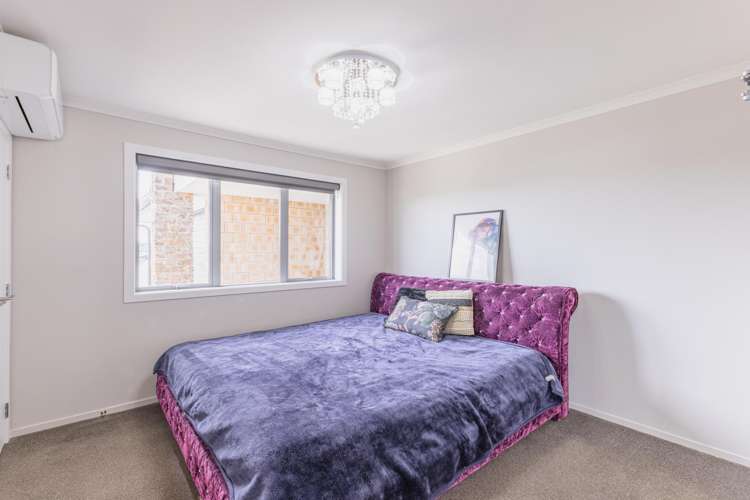 8 Heathfield Avenue Huntington_15