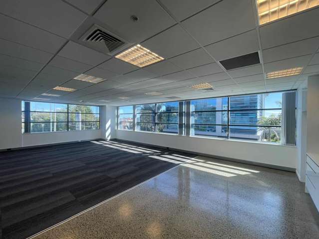 Light-filled Modern Office in Constellation