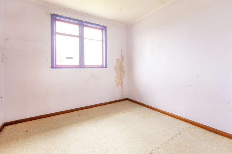 1215 Norfolk Crescent Mayfair_11