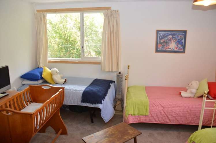 9 Newton Place Akaroa_13