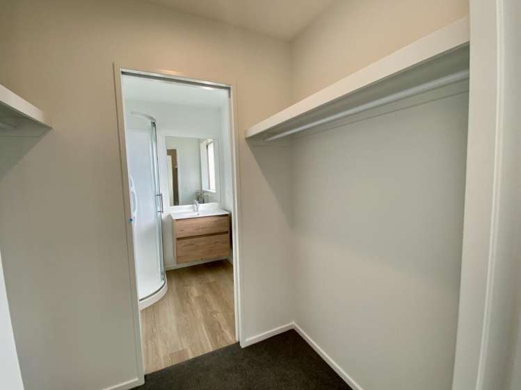 10 Accadia Drive 11103_6