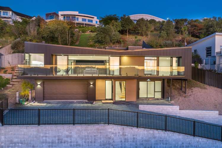 24 Commodore Place Britannia Heights_1