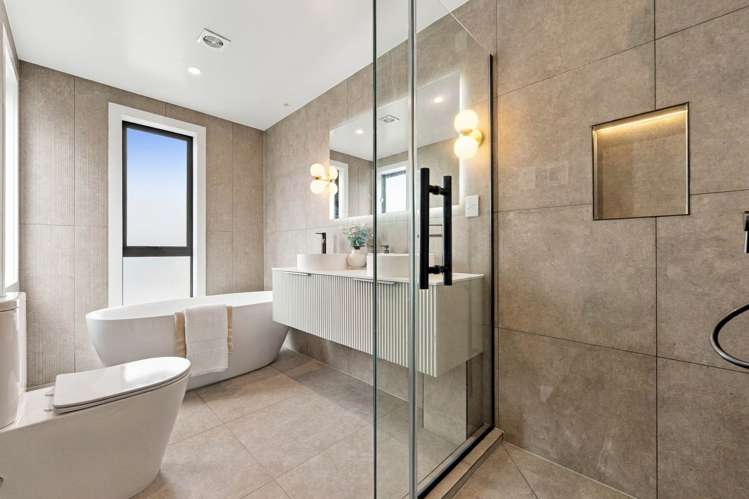 2A Rangitoto Terrace Milford_24