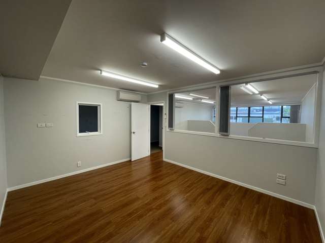 Unit B/28 Parkway Drive Rosedale_3