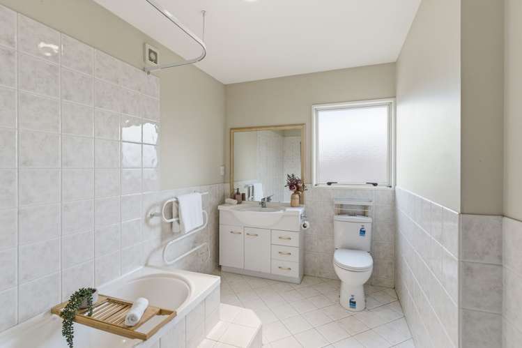 14 Harlech Mews Avonhead_25