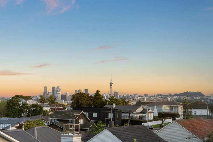 8/128 Onewa Road Northcote_4