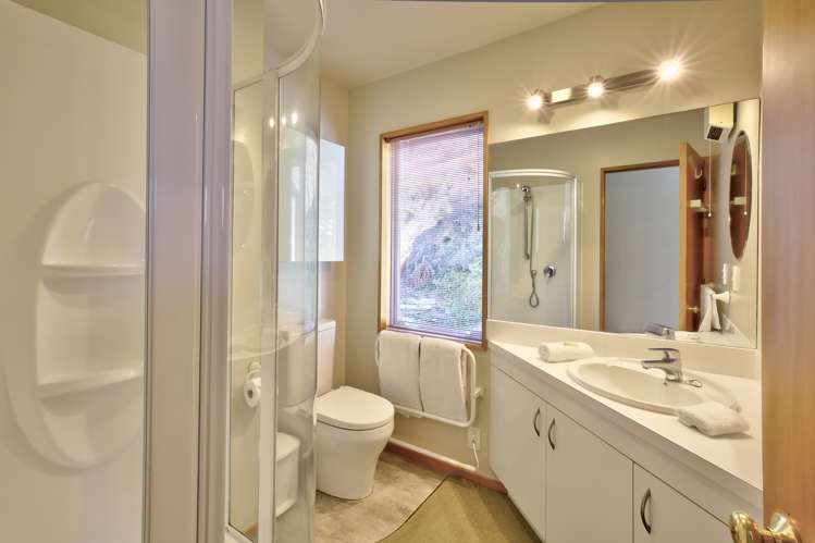 6b Edinburgh Drive Queenstown_10