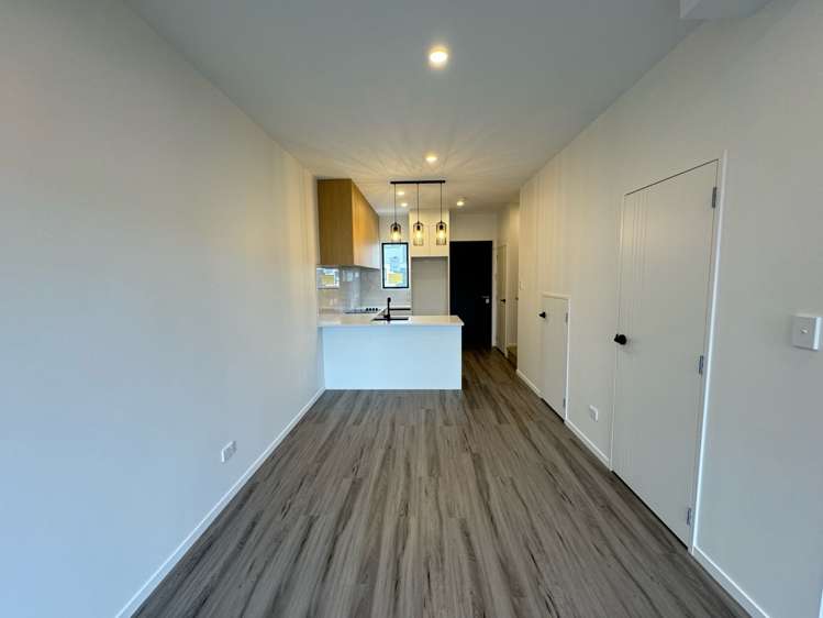 10 Kiato Lane 10673_1