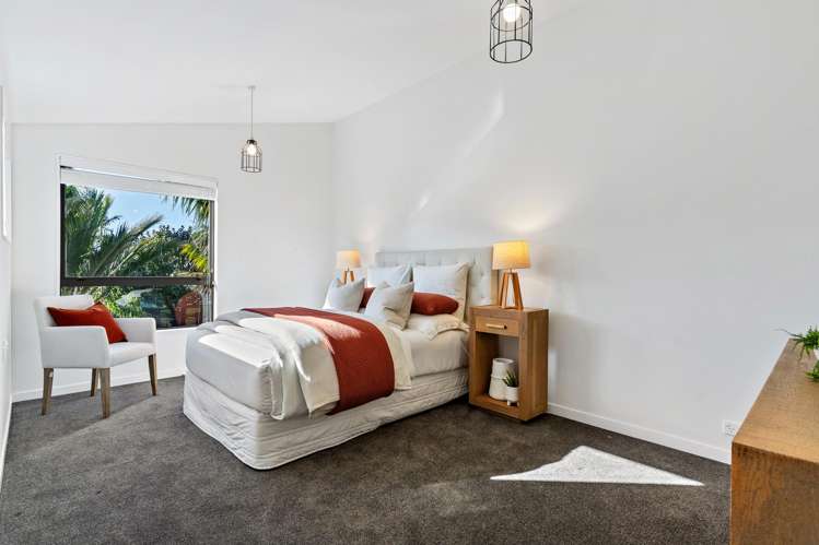 6 Birchwood Grove Greenhithe_16