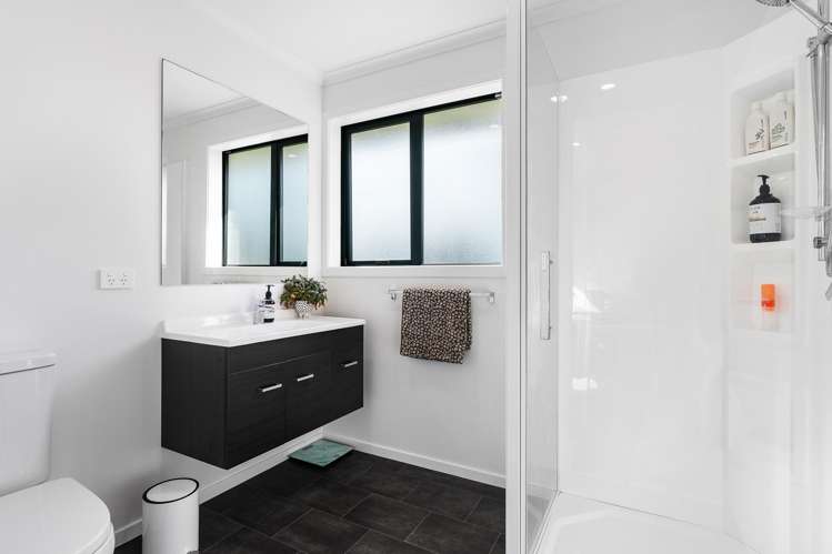 4 Riverstone Place Solway_12