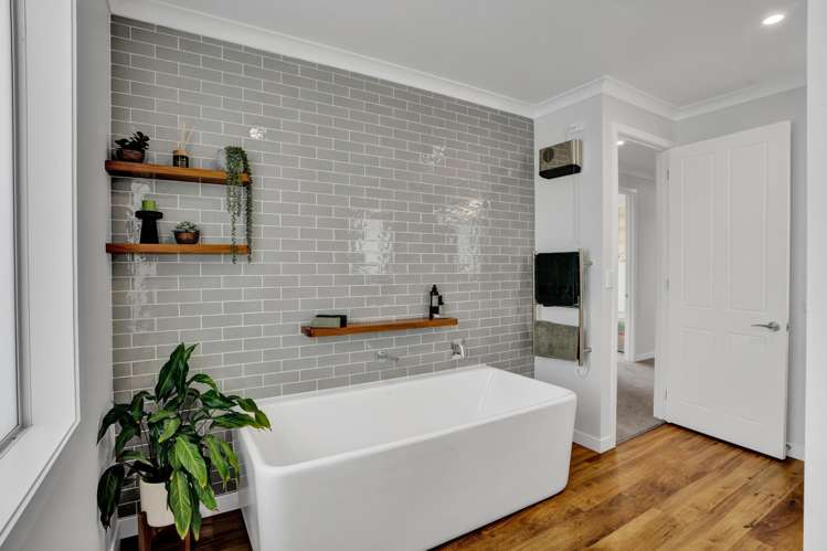 32B Bird Road Stratford_23