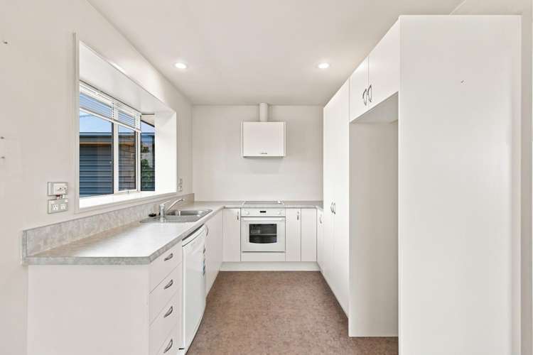 6 Seadown Crescent Amberley_1