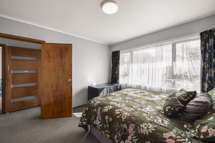 16 Antrim Crescent Otara_11