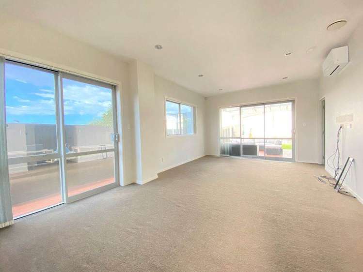 24 Pencaitland Drive Flat Bush_2