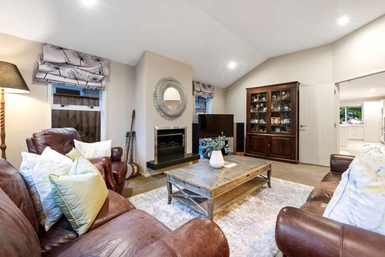 9 Kenley Heights Flat Bush_12