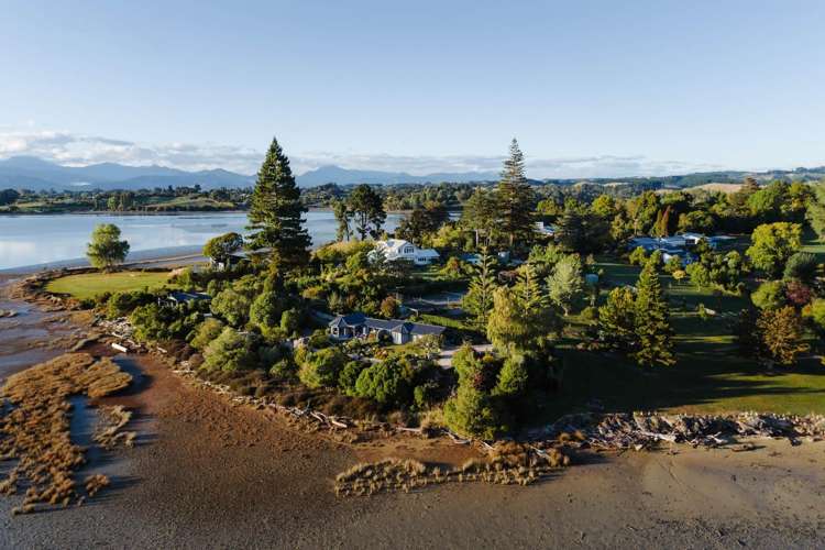 Te Koi The Lodge, 133 Bronte Road East Bronte_12