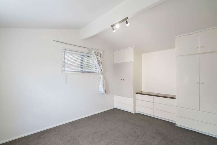 1/33 Nile Road Kelston_16