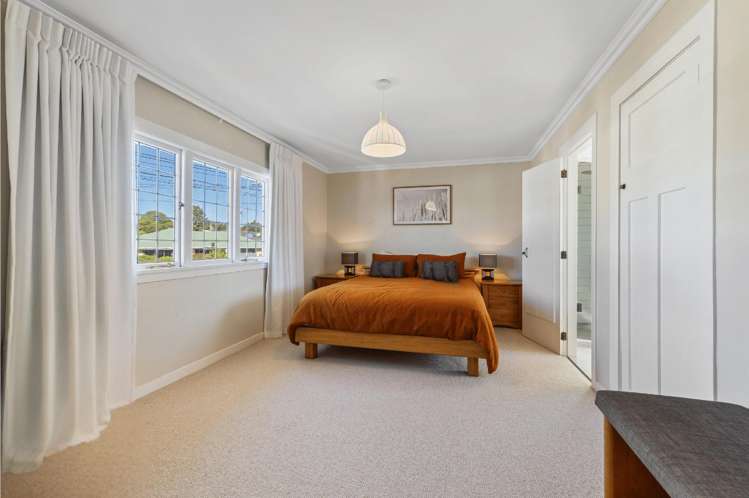 26 Baring Terrace Strandon_12