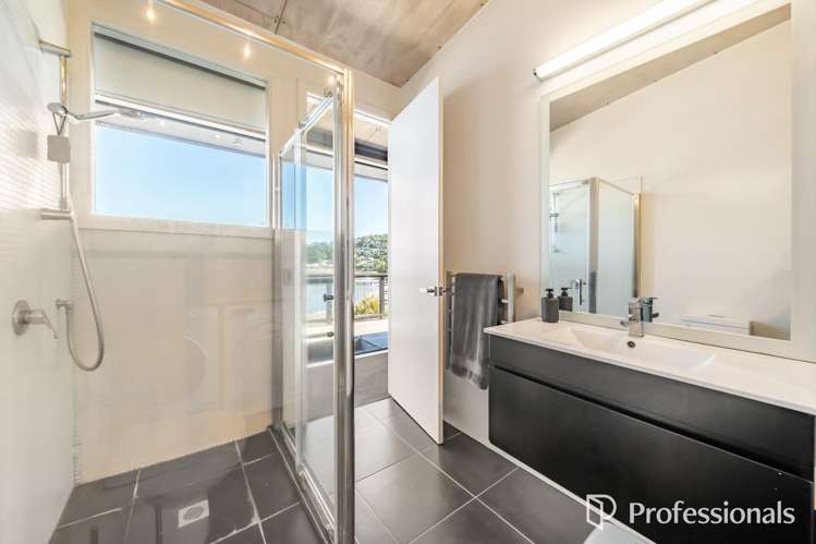 616B Marine Drive Days Bay, Eastbourne_12