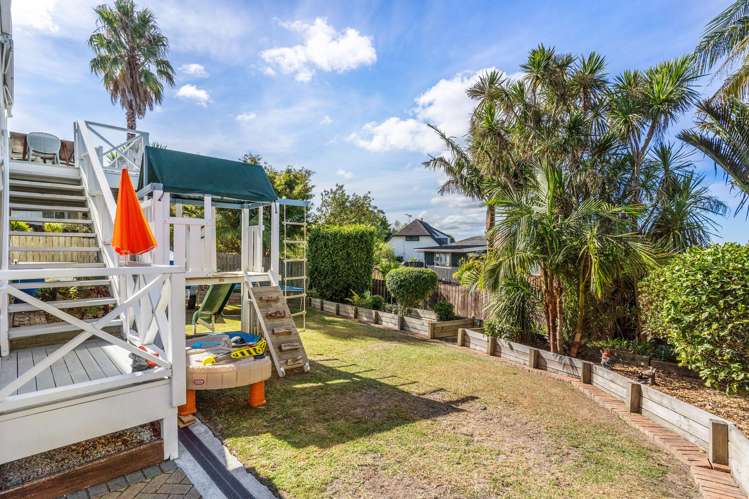 15 Flagstaff Place Massey_11
