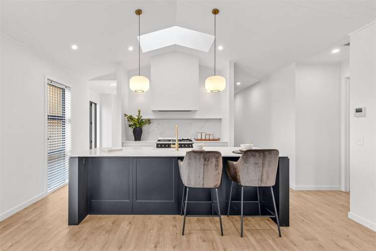 58 Les Wakefield Road_4