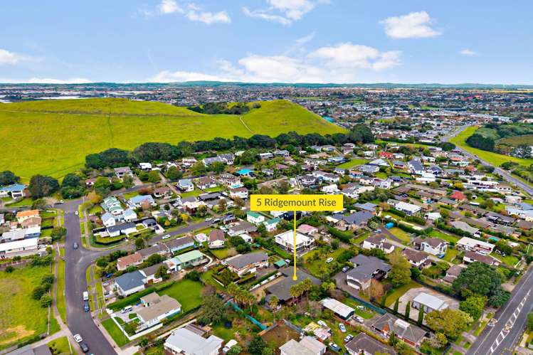 5 Ridgemount Rise Mangere Bridge_18