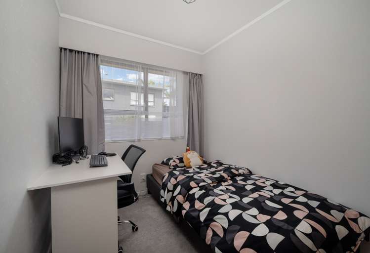 1/3 Sarah Place Farm Cove_13