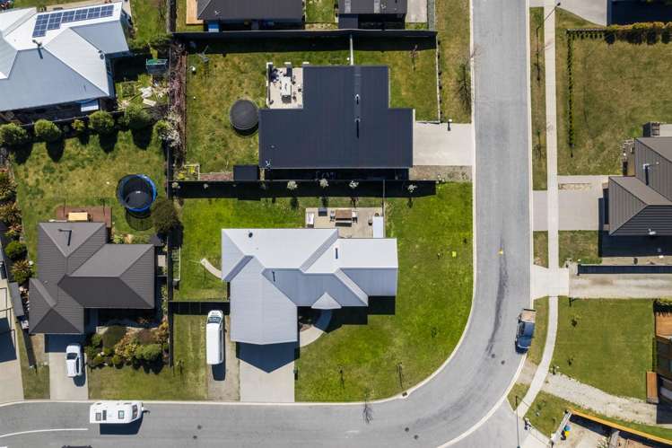 18 Finch Street Albert Town_14