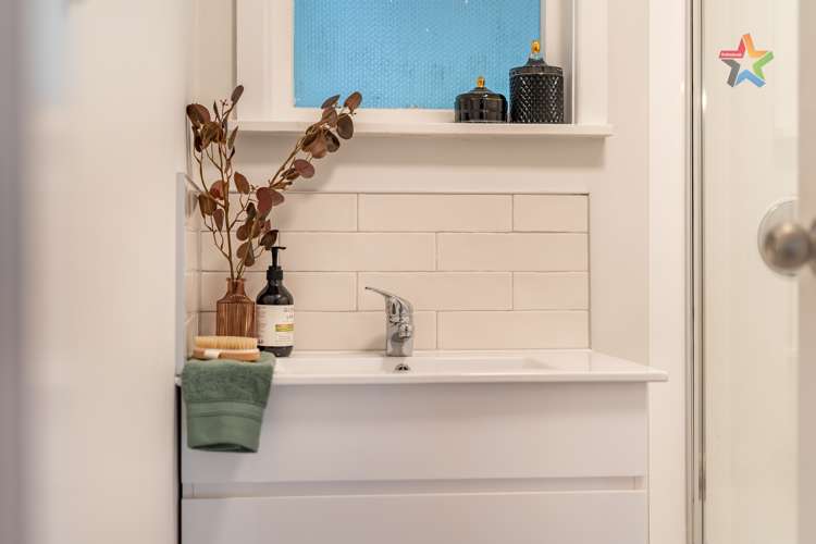 41 Bird Grove Stokes Valley_14