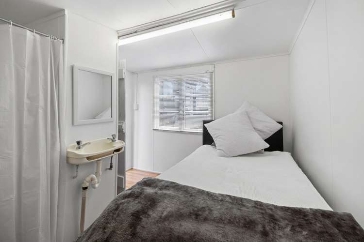 145 Seaview Road Westown_10