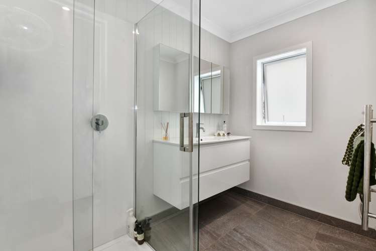 954 Whangaparaoa Road Manly_13