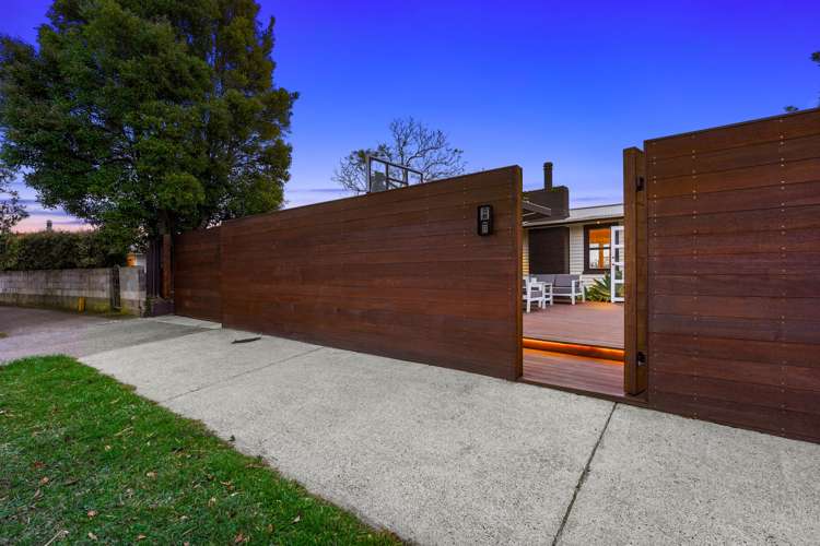 82 Methuen Road New Windsor_13