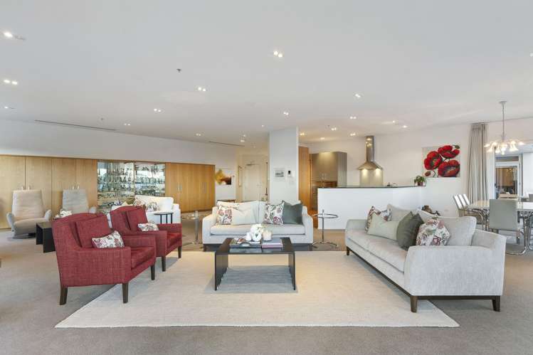 PB/7 The Promenade Takapuna_1