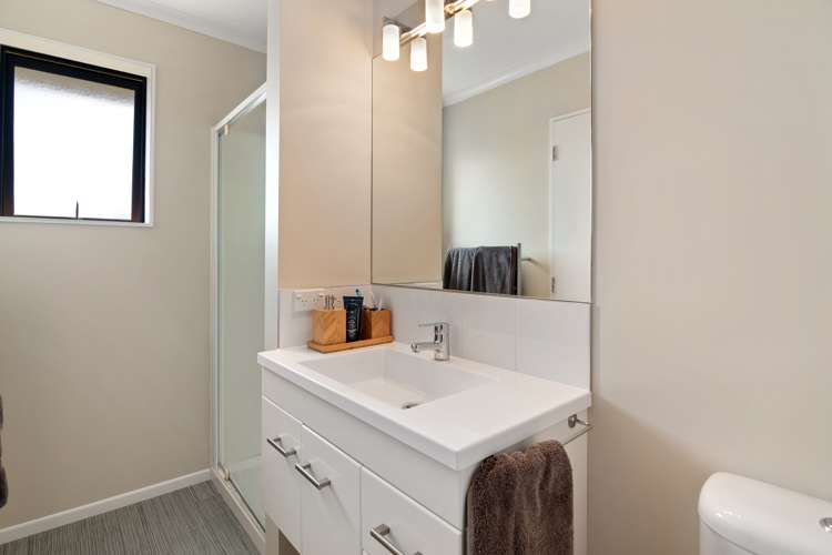 4 Ernest Place Brightwater_10