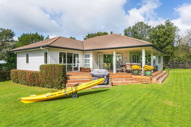 Hahei Holiday Home with Room for Everyone