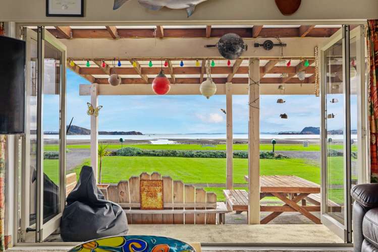 9 Kawakawa Bay Coast Road Kawakawa Bay_1