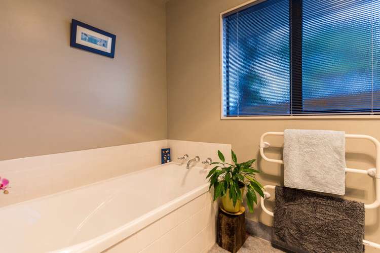 5 Village Way Welcome Bay_16