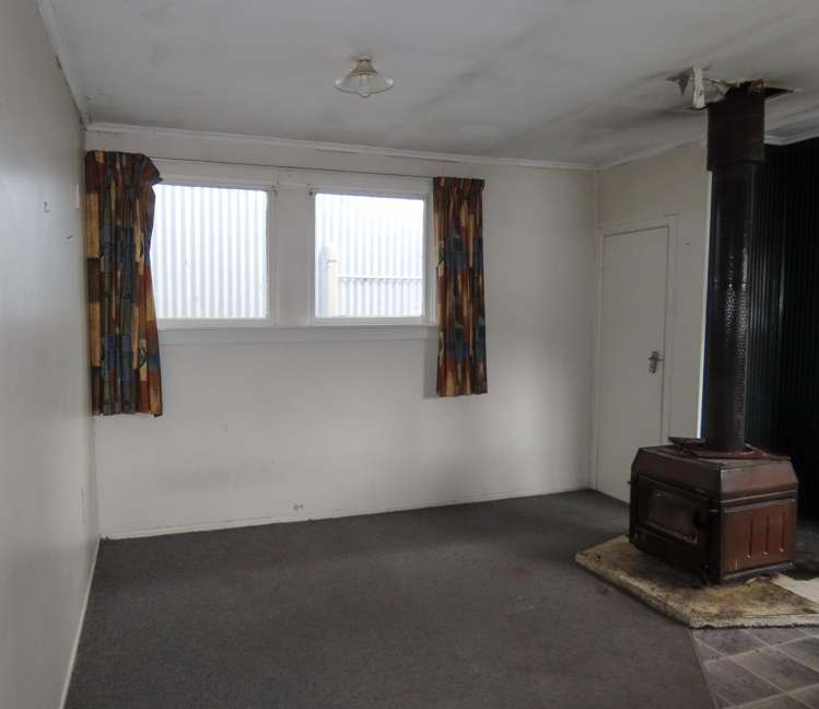 82 Shiel Street Reefton_3