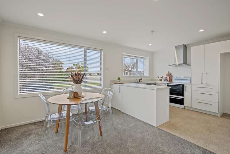 128 Derwent Crescent_5