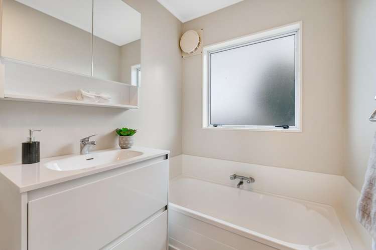 1/5 Witheford Drive Bayview_10