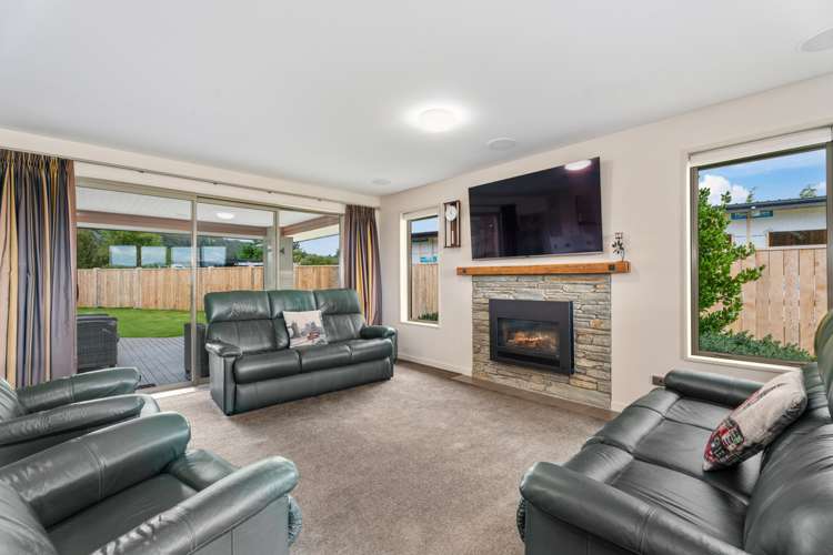 992 Aubrey Road Albert Town_6