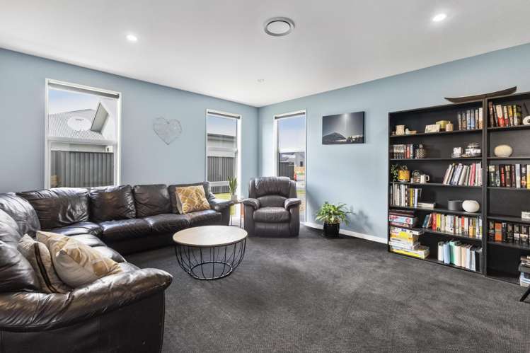 21 Torbay Avenue Lake Hood_9