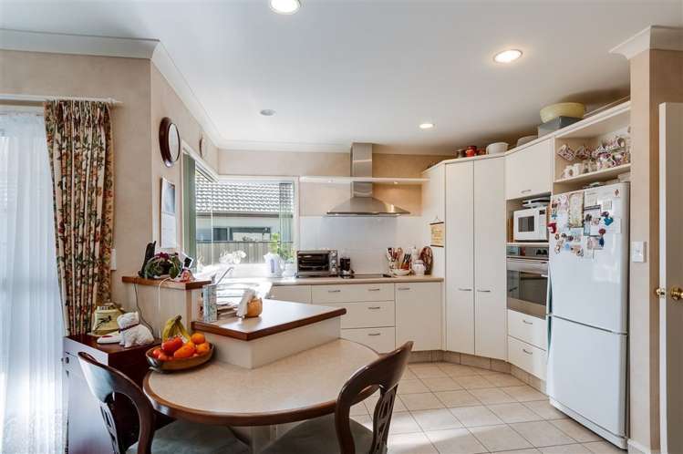 3 Queens Walk Taradale_7