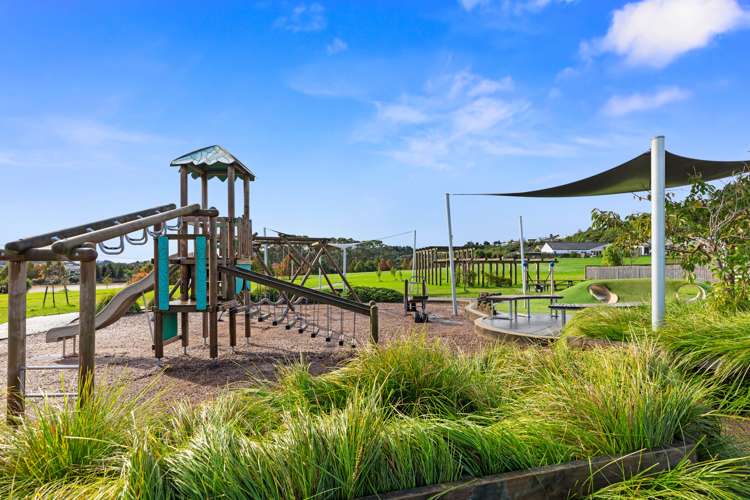 185 Lakes Boulevard Pyes Pa_22