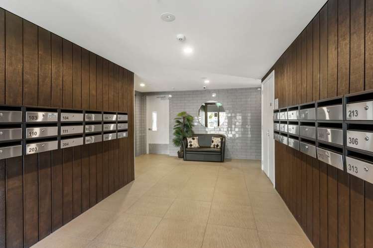 206/206/19 Bute Road Browns Bay_12