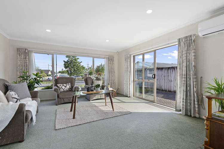 15 Thistlewood Avenue Hamilton East_5